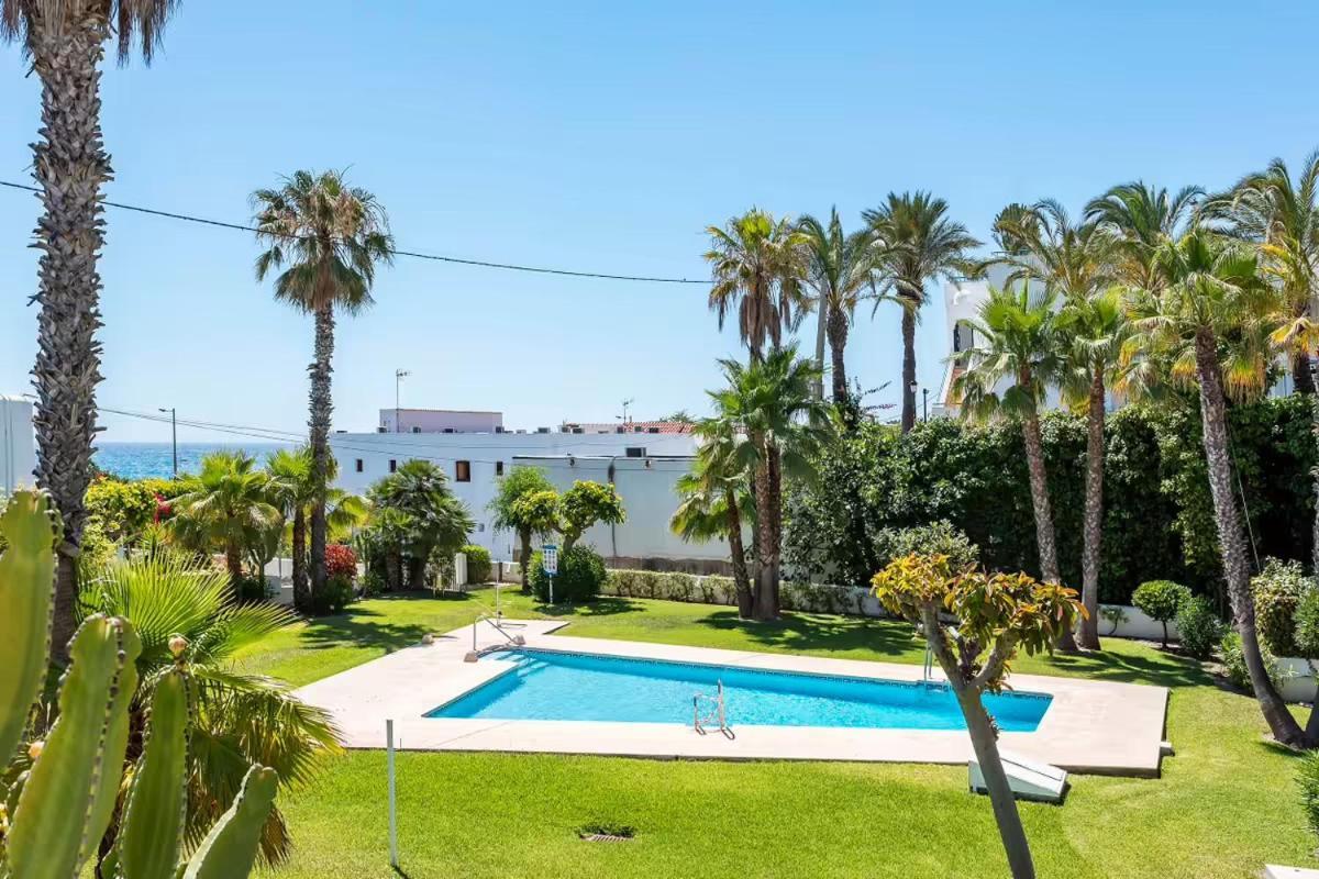 Neptunito: Primera Linea Con Piscina Appartement *